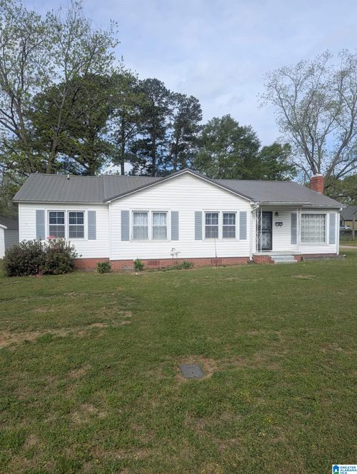 209 15th St N, Clanton, AL, 35045-2639 | Card Image