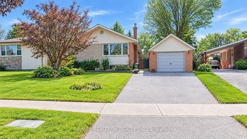 bsmnt-124 Thicketwood Dr, Scarborough, ON, M1J2A3 | Card Image