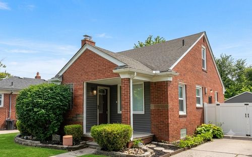 21211 Newcastle Rd, Harper Woods, MI, 48225-2312 | Card Image