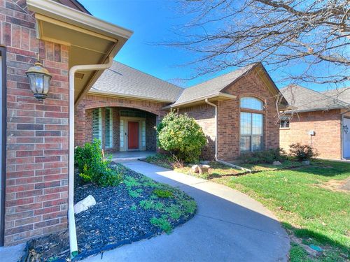 6705 Green Meadow Ln, Oklahoma City, OK, 73132-3954 | Card Image