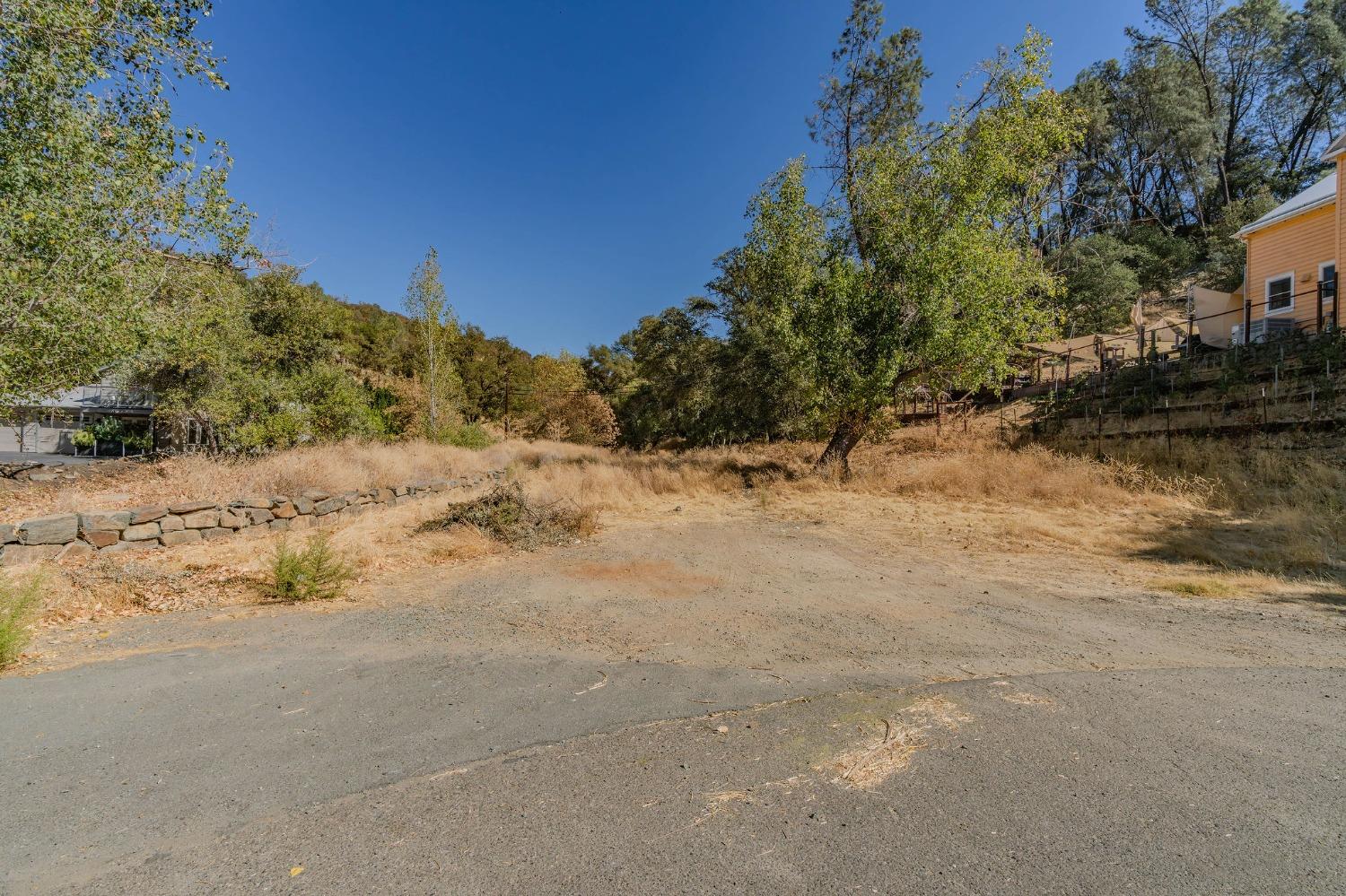 Land in Amador City
