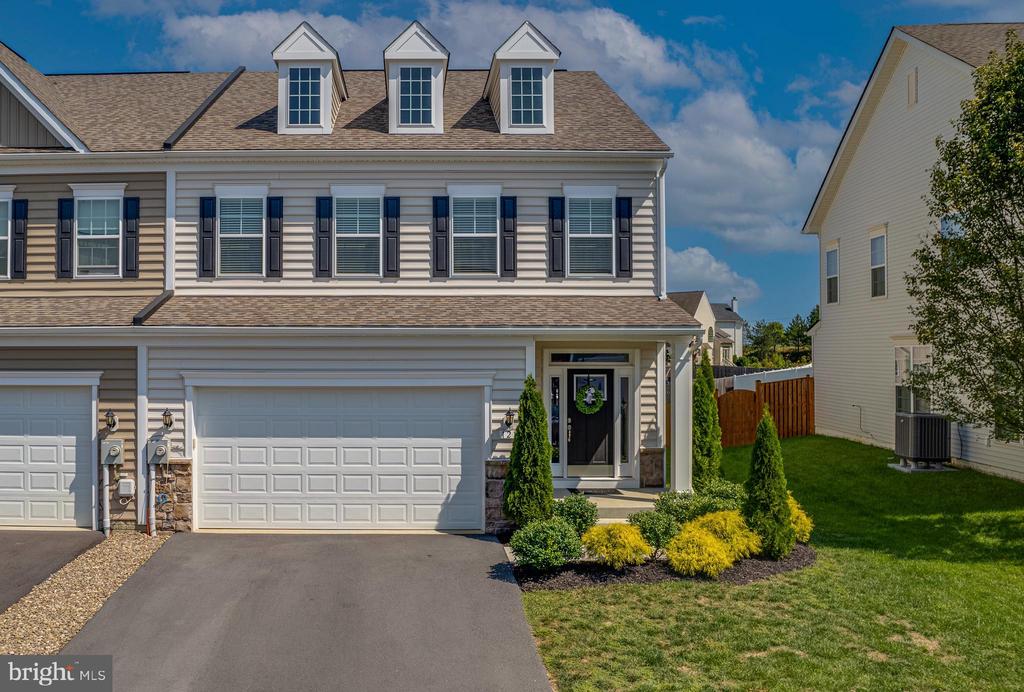 Strathmore Way, Martinsburg, WV 25403