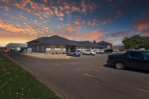 ste-5-8557 Wyoming Ave N, Brooklyn Park, MN, 55445-1847 | Card Image