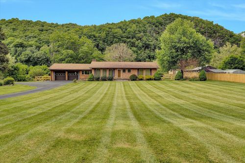 2015 Evergreen Rd, Covington, VA, 24426-6121 | Card Image