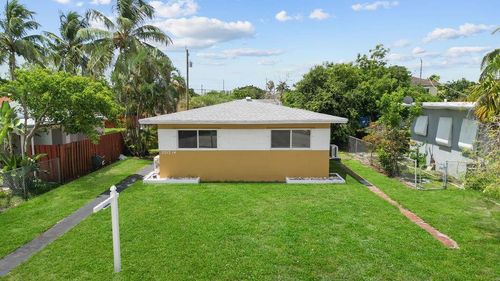 2212 Roosevelt St, Hollywood, FL, 33020-2605 | Card Image