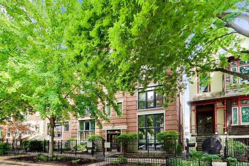 2e-844 W Roscoe St, Chicago, IL, 60657-8410 | Card Image