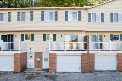 2021 50th Street Se, Condo with 3 bedrooms, 1 bathrooms and null parking in Canton OH | Image 1