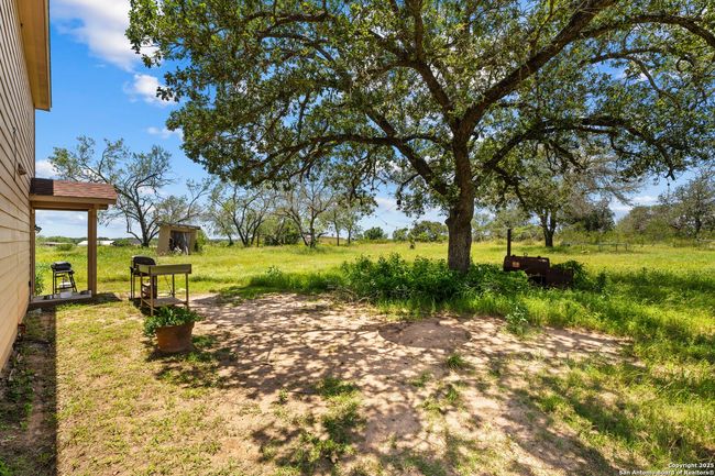 1655 Eichman Rd, House other with 4 bedrooms, 2 bathrooms and null parking in Poteet TX | Image 9