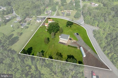 131 Squirrel Hollow Rd, DOUGLASSVILLE, PA, 19518-1912 | Card Image