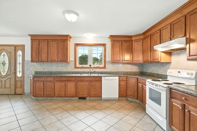 254 Island Pond Rd, House other with 3 bedrooms, 2 bathrooms and 4 parking in Springfield MA | Image 8