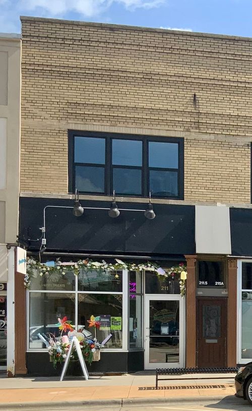211.5 W Milwaukee St, Janesville, WI, 53548 | Card Image