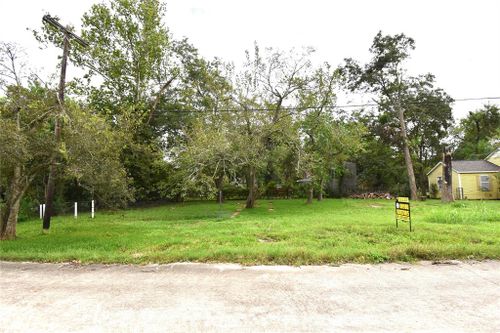 2722 47th St, Dickinson, TX, 77539-6614 | Card Image