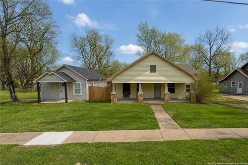 302 & 304 N Main Avenue, Lincoln, AR, 72744 | Card Image