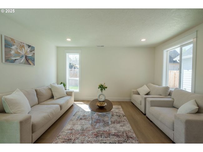 535 E St, House other with 4 bedrooms, 3 bathrooms and 1 parking in Independence OR | Image 10