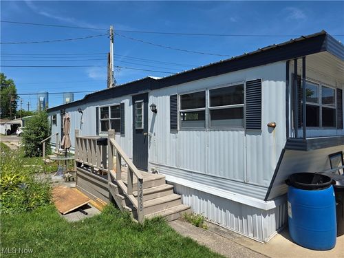 8258 Russell Ln, Cleveland, OH, 44144-1132 | Card Image