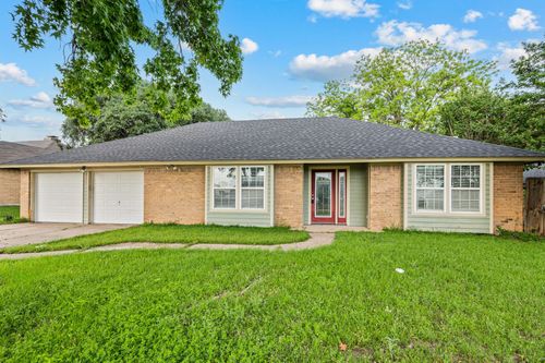 204 Overcrest Drive, Benbrook, TX, 76126 | Card Image
