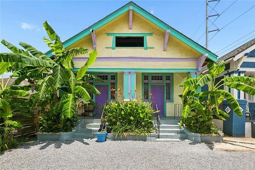 8405 Apricot St, New Orleans, LA, 70118-3127 | Card Image