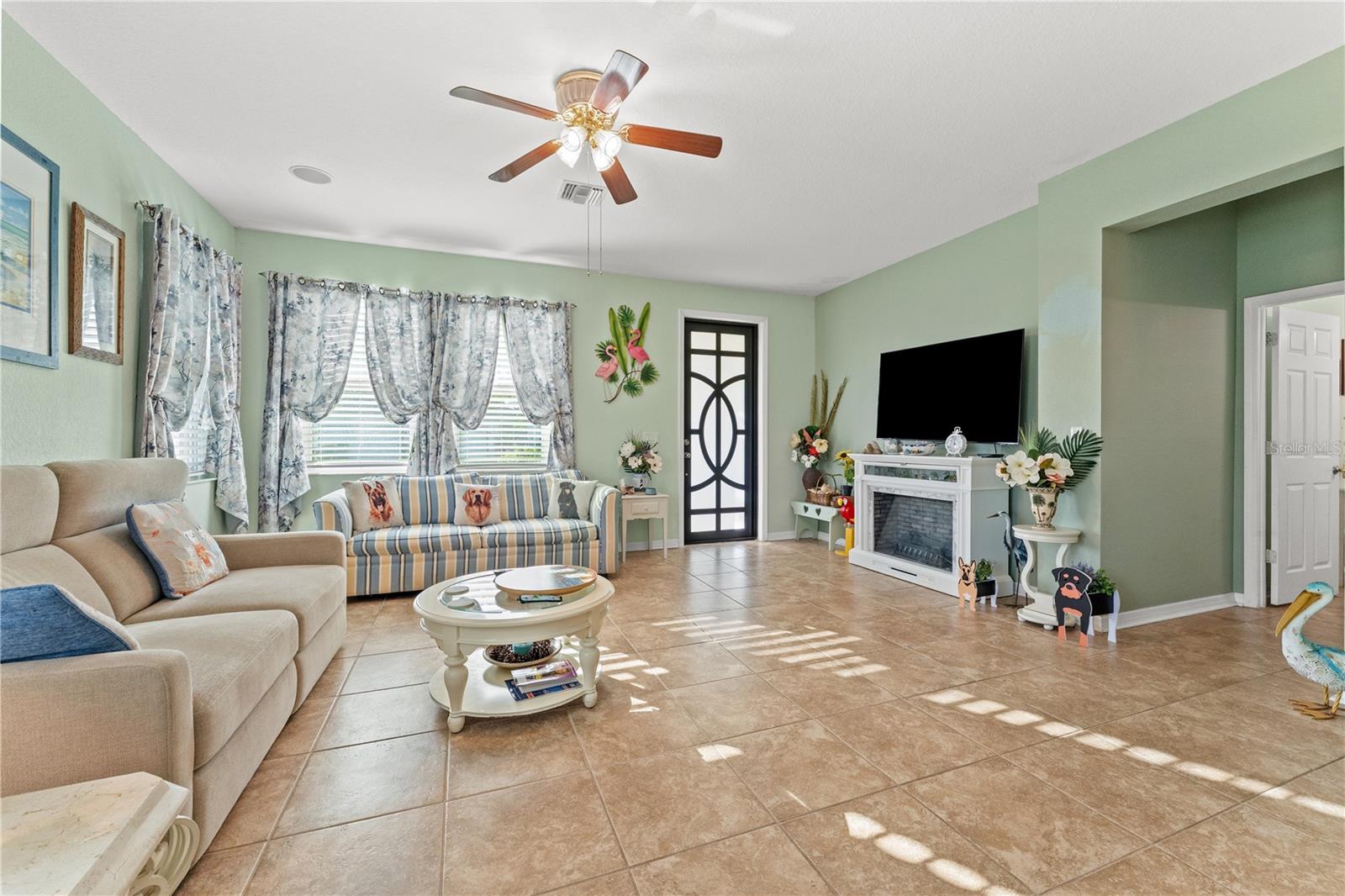 Residential in PUNTA GORDA 5