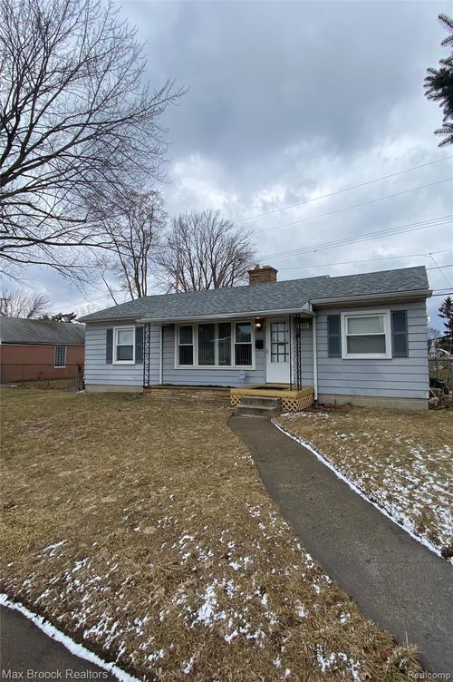 15835 Deerfield Ave, Eastpointe, MI, 48021-4905 | Card Image