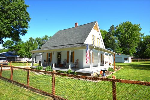 202 W Graham St, Prairie Grove, AR, 72753-2636 | Card Image