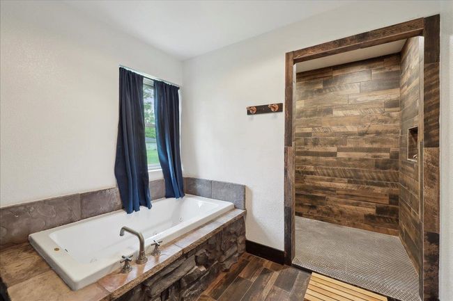 1185 Pinecrest, House other with 4 bedrooms, 3 bathrooms and null parking in Vidor TX | Image 18