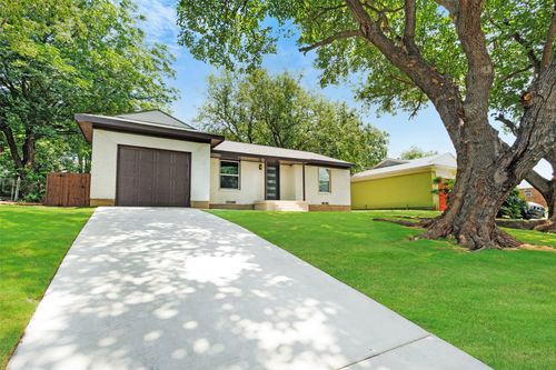 2648 Springvale Dr, Farmers Branch, TX, 75234-3455 | Card Image