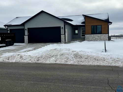 1208 Country Club Dr, Elk Point, SD, 57025 | Card Image