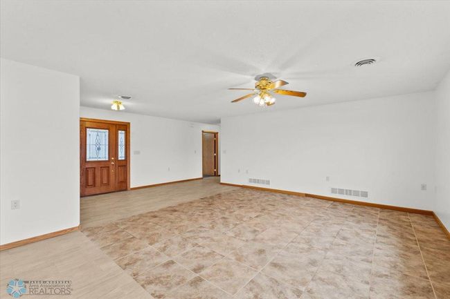 Living Room | Image 19