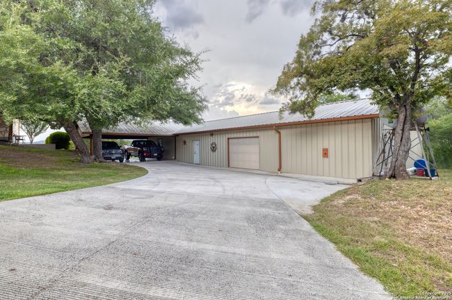 457 N Tomahawk Way, House other with 4 bedrooms, 3 bathrooms and null parking in Concan TX | Image 5