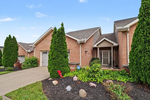 1864 Quarry Oaks Dr, Florence, KY, 41042-5700 | Card Image