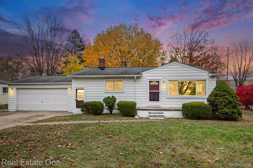 1620 Irwin Dr, Waterford, MI, 48327-1930 | Card Image