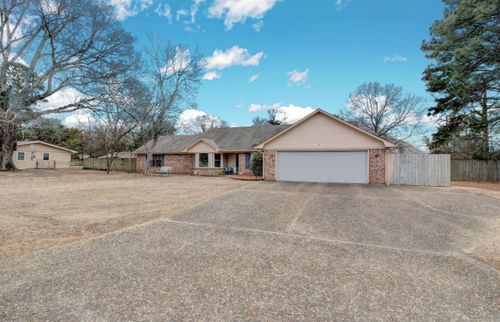 4 Riviera Drive, Conway, AR, 72034-3301 | Card Image