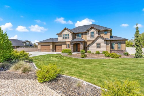 8020 Upland Dr, Nampa, ID, 83686-5385 | Card Image