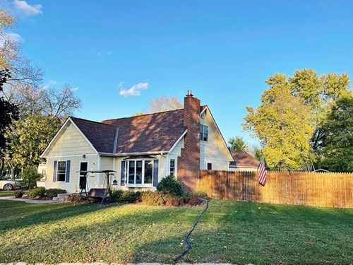 116 Fallwood Rd, Redwood Falls, MN, 56283-1876 | Card Image