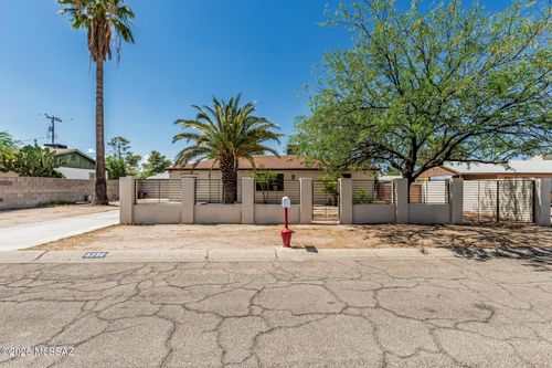 6232 E 26th St, Tucson, AZ, 85711-6023 | Card Image