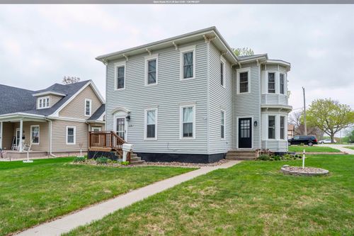 334 3rd Ave Se, Le Mars, IA, 51031-2125 | Card Image