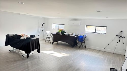 136 E Park Ave, Long Beach, NY, 11561-3510 | Card Image