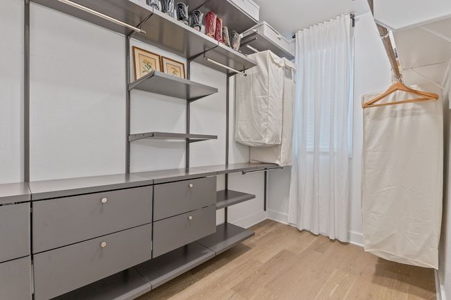 Primary Closet | Image 27