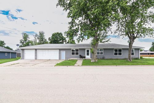 205 W Kelly St, Cuba City, WI, 53807-1010 | Card Image