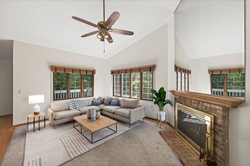 apt-201-3551 Blue Jay Way, Eagan, MN, 55123-2253 | Card Image