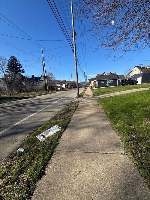 3741 E 71st St, Cleveland, OH, 44105-7413 | Card Image