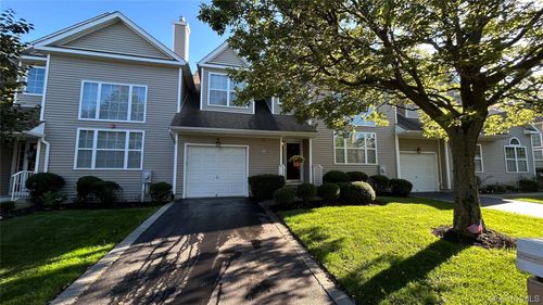 37 Halley Ln, Miller Place, NY, 11764-2456 | Card Image