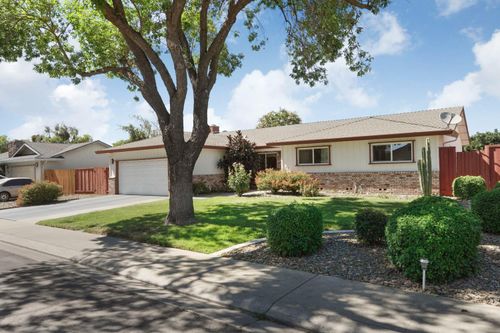 2709 Chapel Ct, Modesto, CA, 95355-3427 | Card Image