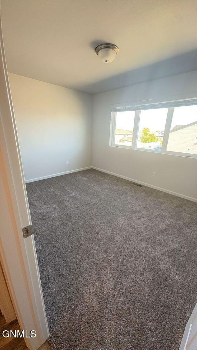 131 Marshall Loop, House other with 3 bedrooms, 3 bathrooms and null parking in Bismarck ND | Image 9
