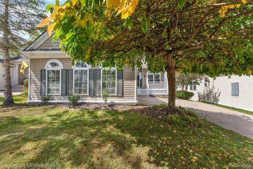 1200 Portsmouth Dr, Howell, MI, 48843-6860 | Card Image