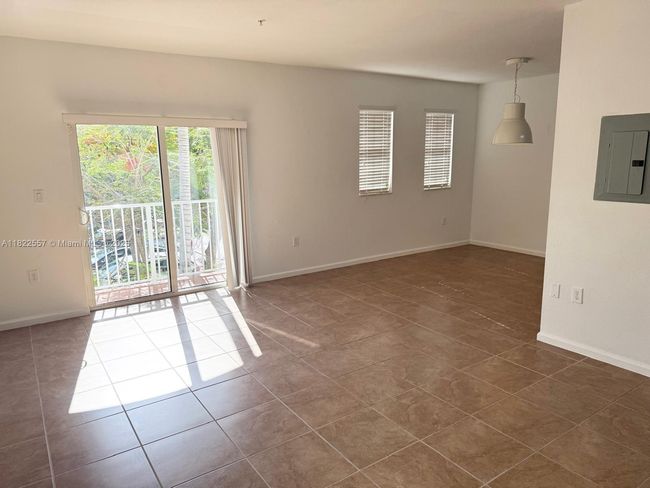 APT-213 - 8900 Nw 97 Th Ave, Condo with 3 bedrooms, 3 bathrooms and null parking in Medley FL | Image 8