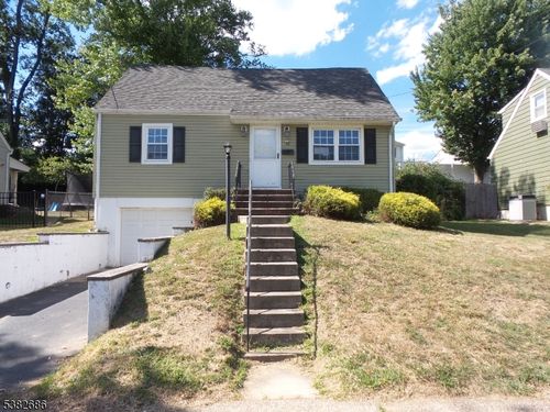 51 Hillside Dr, Totowa, NJ, 07512-1905 | Card Image