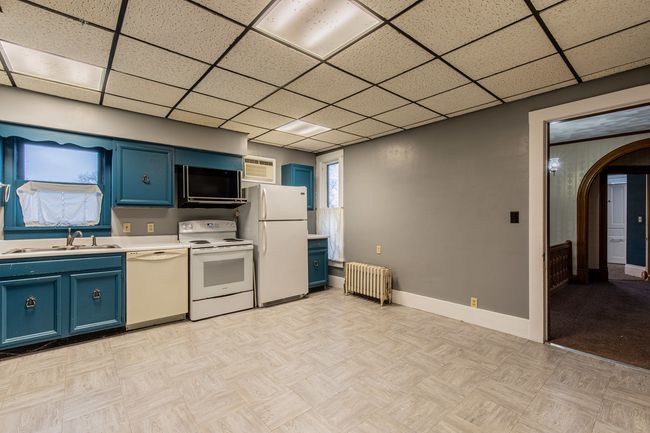 339 E Chestnut St, House other with 3 bedrooms, 3 bathrooms and 5 parking in Sheffield IL | Image 29