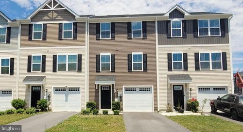 67 Wiggles Ct, MARTINSBURG, WV, 25403-1716 | Card Image