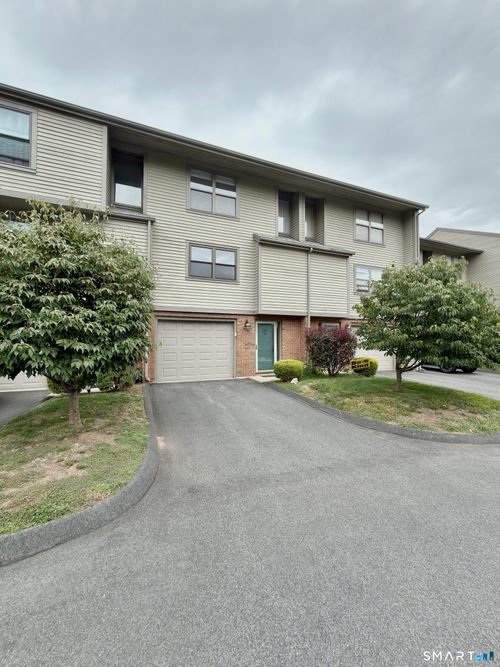 243-243 Metacomet Dr, Meriden, CT, 06450-3580 | Card Image